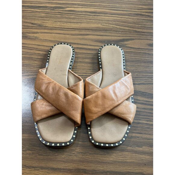 Mila Paoli tan slip on sandal - Picture 1 of 7
